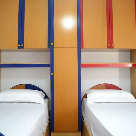 Central 5 Bedrooms Apartment Partial Seaview Vlore Exterior photo
